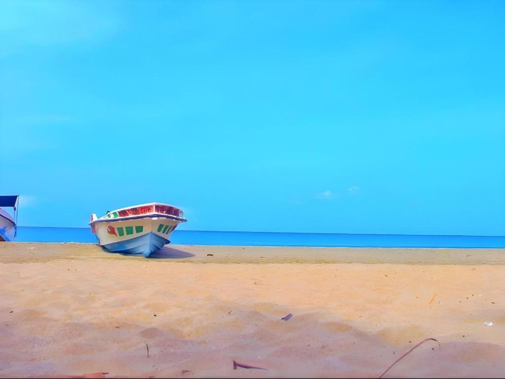 Silver Beach Hotel Trincomalee Dış mekan fotoğraf