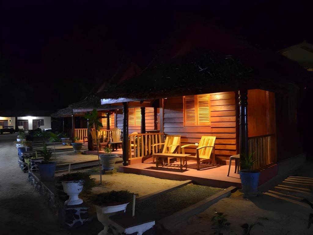 Silver Beach Hotel Trincomalee Dış mekan fotoğraf
