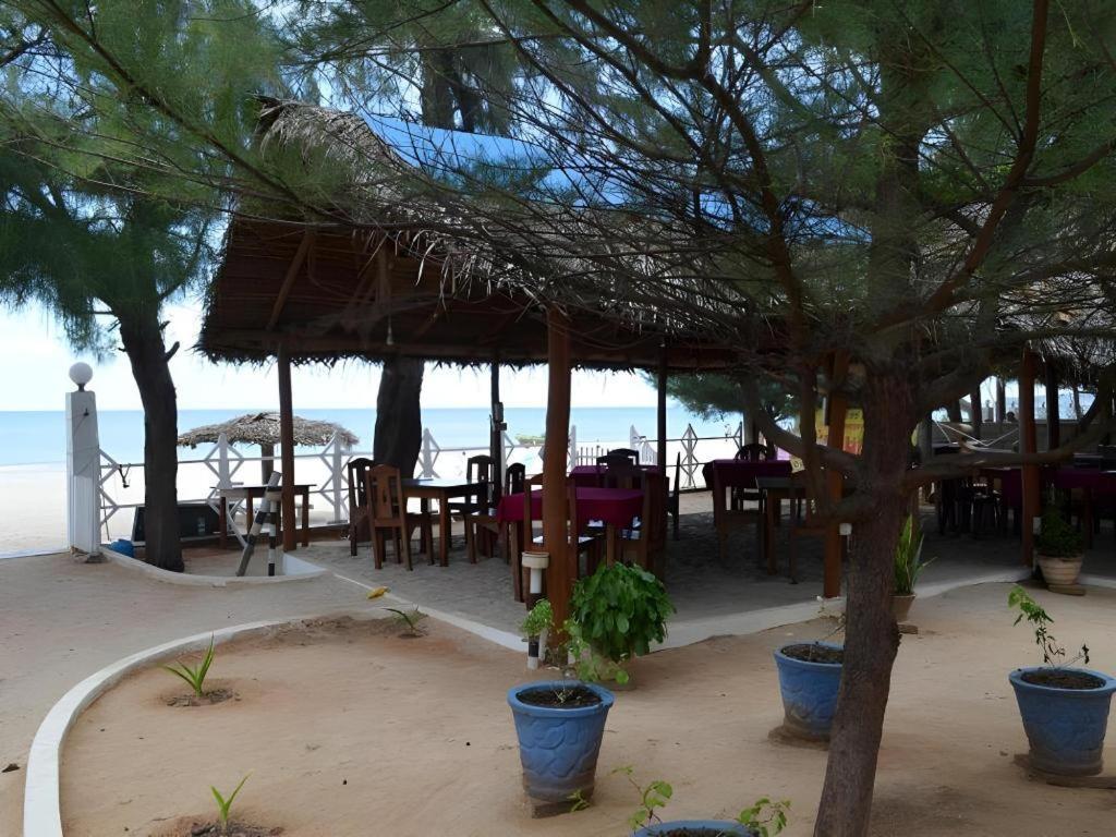 Silver Beach Hotel Trincomalee Dış mekan fotoğraf