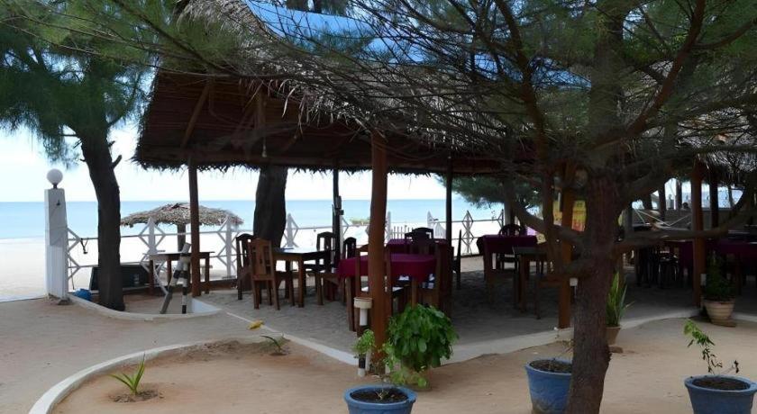 Silver Beach Hotel Trincomalee Dış mekan fotoğraf