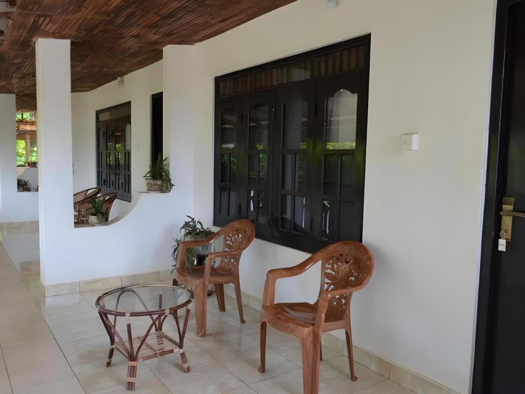Silver Beach Hotel Trincomalee Dış mekan fotoğraf
