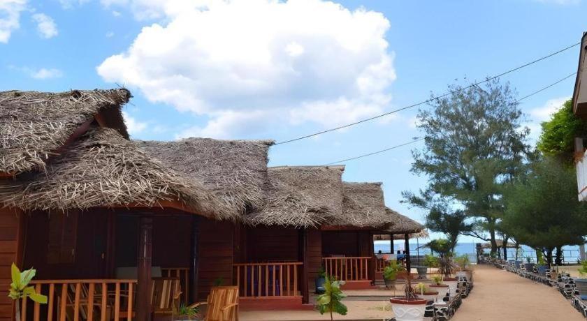 Silver Beach Hotel Trincomalee Dış mekan fotoğraf