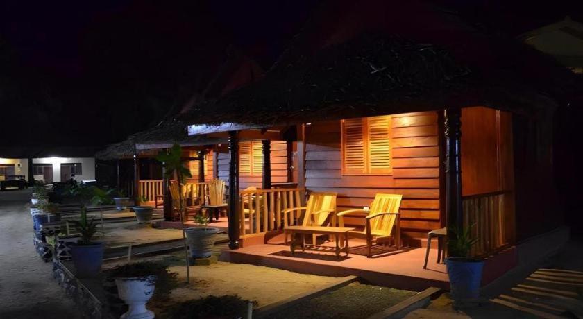 Silver Beach Hotel Trincomalee Dış mekan fotoğraf