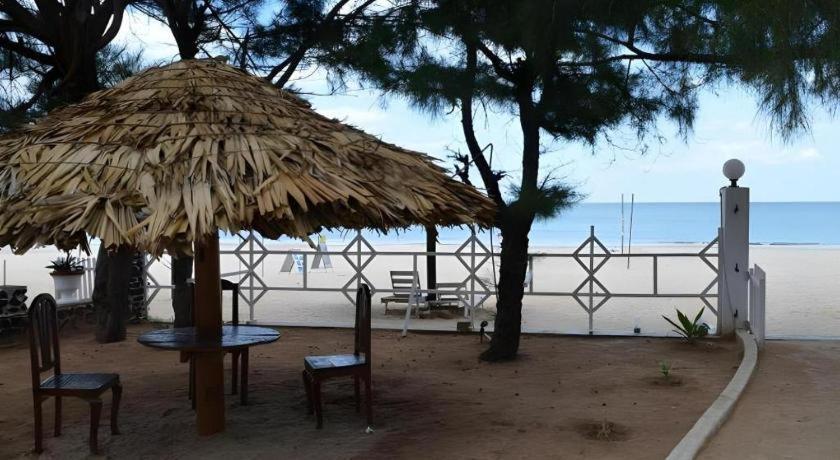 Silver Beach Hotel Trincomalee Dış mekan fotoğraf