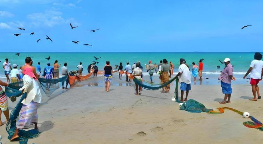 Silver Beach Hotel Trincomalee Dış mekan fotoğraf